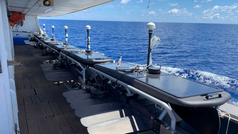 Wave Glider Mission Execution at Sea-Wave Glider USV3 Solar-Powered Uncrewed Surface Vehicle (USV) 