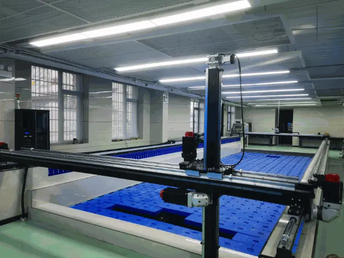 2kHz to 2MHz Fully Anechoic Water Tank with 4 Axis Precision Gantry